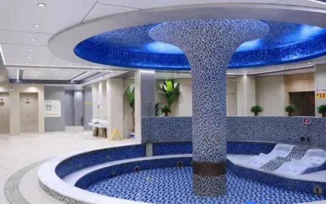 Venice Water World Hotel