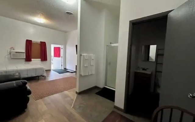Bobbi's Classic Motel