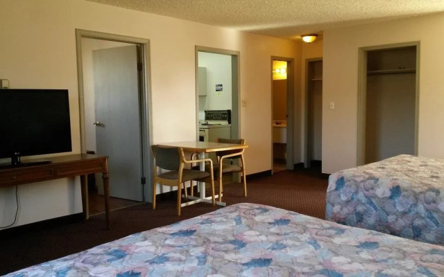 Highway Motor Inn