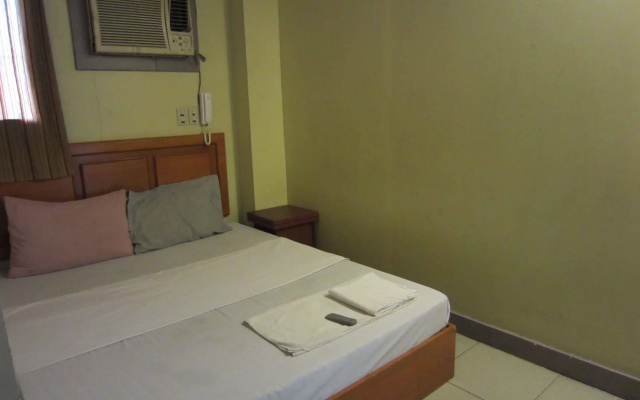 OYO 790 Mango Inn