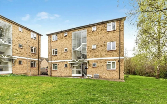 2 Bed Flat - Sleeps 3 - Pets - Parking - Wifi