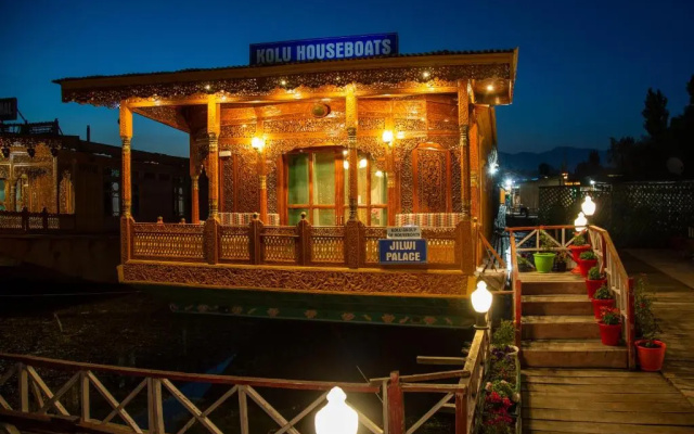 Kolu Group Of Houseboats