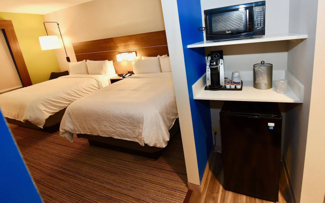 Holiday Inn Express & Suites Perryville by IHG