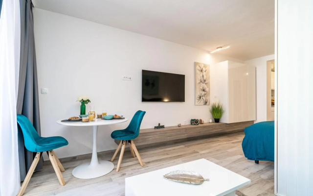 Downtown MaritA207