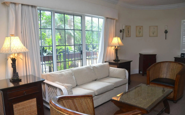 La Casa A North Beach Village Resort Hotel