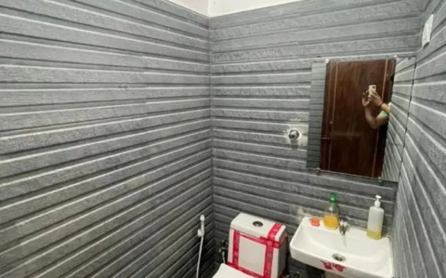 SPOT ON 80928 Ak Residency