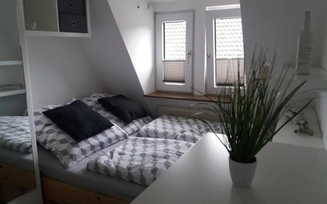 Helle 2-Zimmerwohnung Am Stadtrand (Adults Only)
