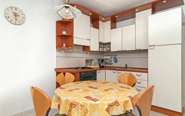 Awesome Home in Supetar With 3 Bedrooms and Wifi