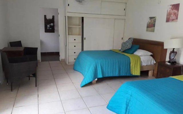 Villa Airport B&B