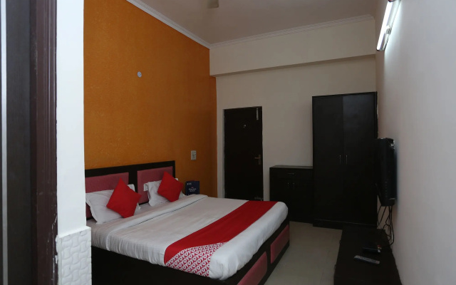 OYO 19664 Aman Hotel