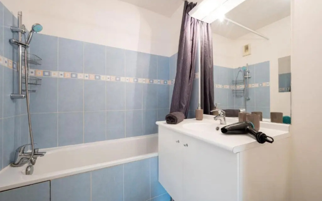 Immotovo - Suite Moderne - Paris 8 Min - Parking - Netflix