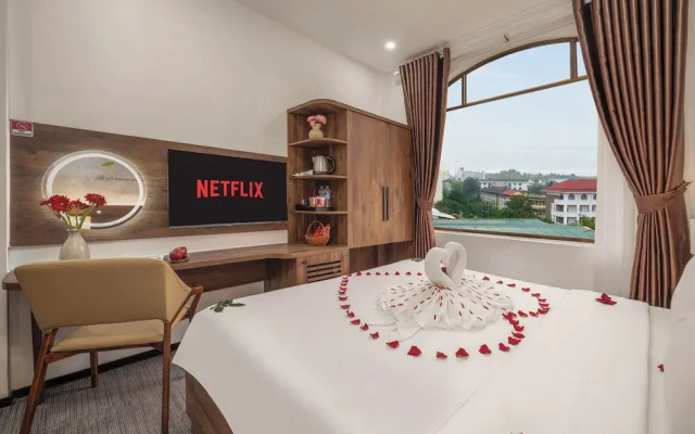 Kly Luxury Hotel
