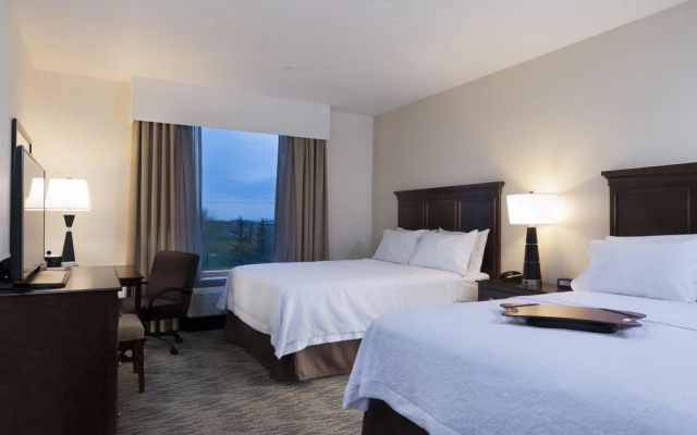 Hampton Inn & Suites by Hilton, Airdrie, AB, Canada