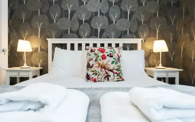 Host Stay Temple Street Townhouse