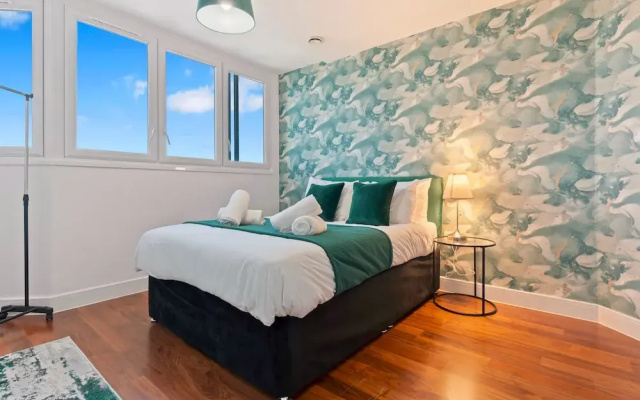 Emerald Suite- Bham Citycentre- Luxury-cinema Room