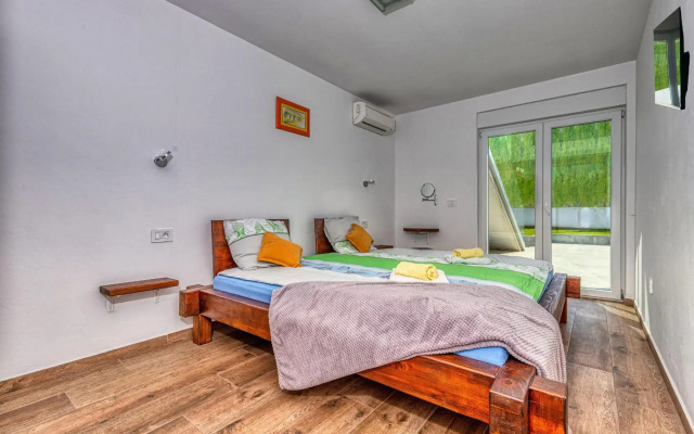 Leon's Holiday Homes Villa 3