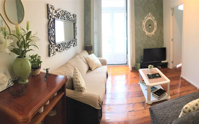 Charming Vintage Auto Check-in Flat in Baixa