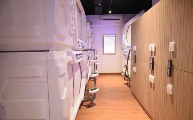 Whiz Capsule Thamrin Jakarta