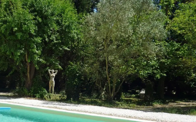 Mas De La Pomme De Pin