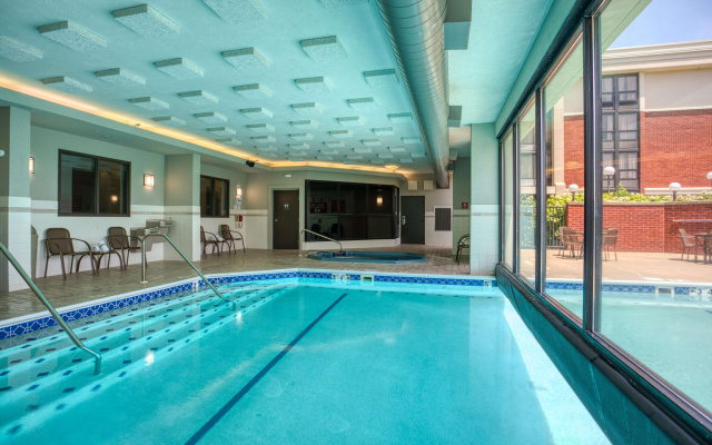 Drury Inn & Suites St. Louis Fairview Heights