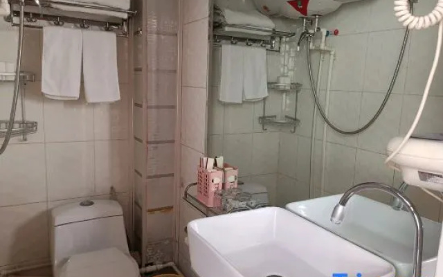 Yiyuan Holiday Hotel