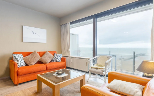 Apartment With a Beautiful Terrace and sea View