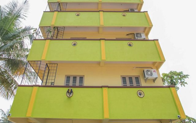 OYO Flagship 11419 Surya Residency