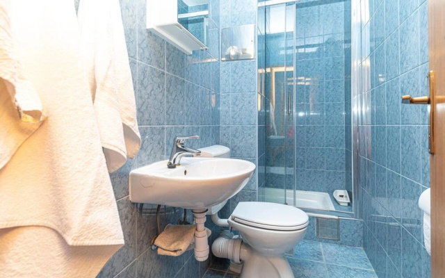 Stunning Apartment in Slatine With Wifi