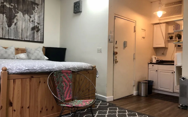 Bryant Park Studio Apartment next to Times Square