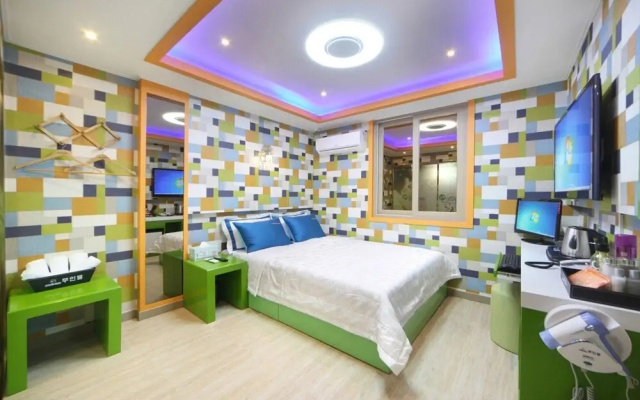 Jinju Comma Self check-in Motel