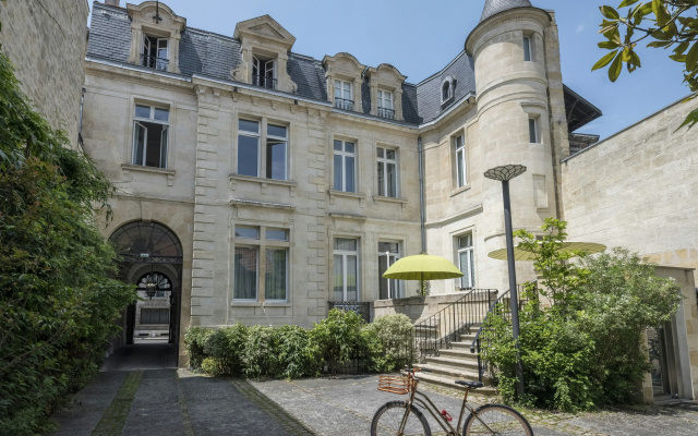 Yndo Hotel