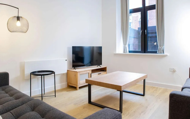 Modern 4-bed Apartment Leeds Business District