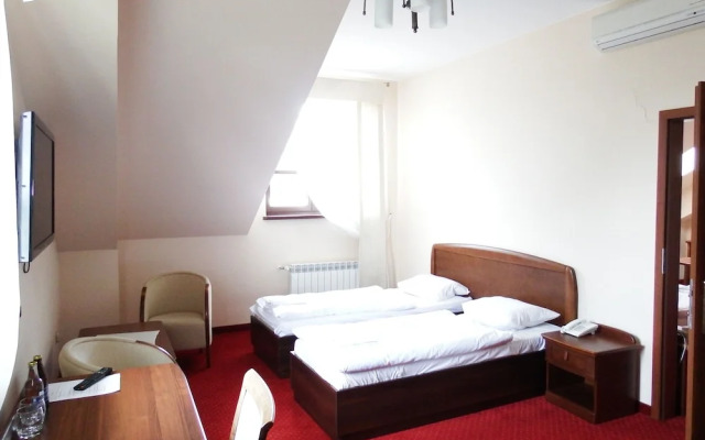 Hotel Rytwiany Nowy Dworek