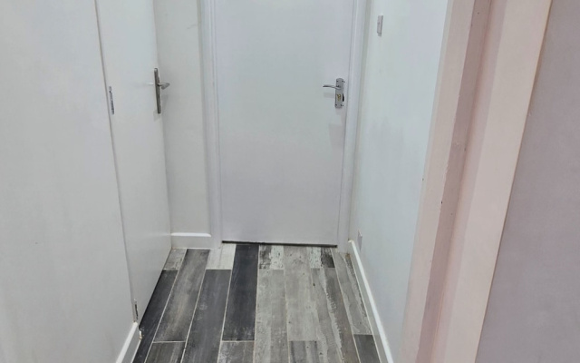Central 1 Bed Apartment - Sleeps 2 With Wifi