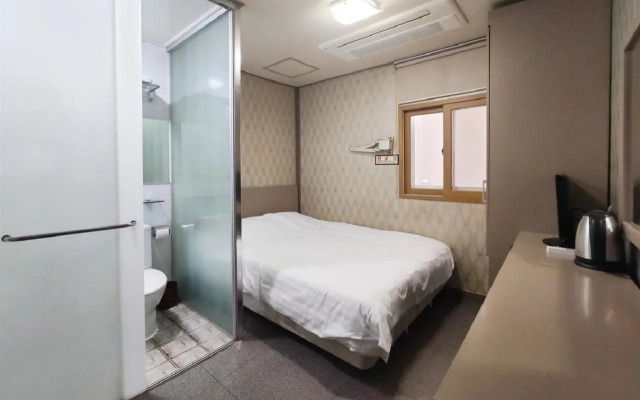 OYO Hostel Myeongdong 2