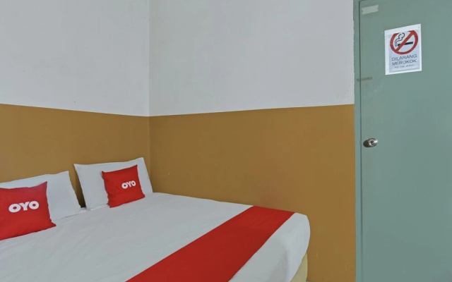 OYO 90794 Maple Hotel