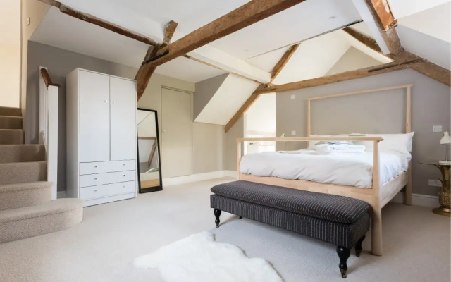 The Modern Duke’s Retreat - Stunning 6BDR Manor House