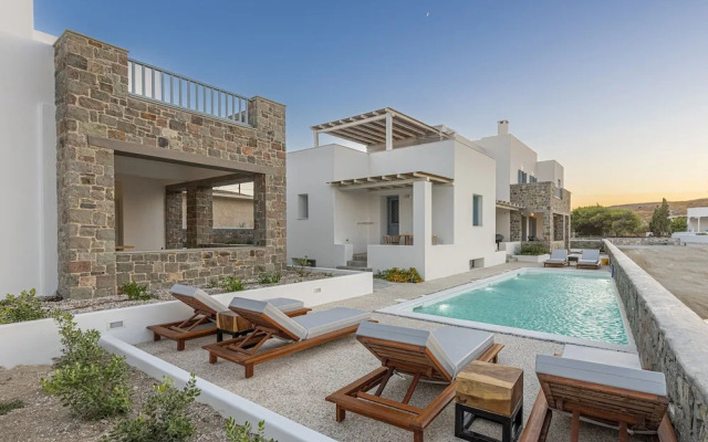 Manesis Suites