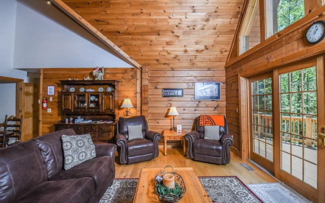 Rock Lodge Cabin 4 Bedroom House