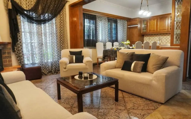 Σπιτι Αντωνης Γιαννα House Adonis Giana