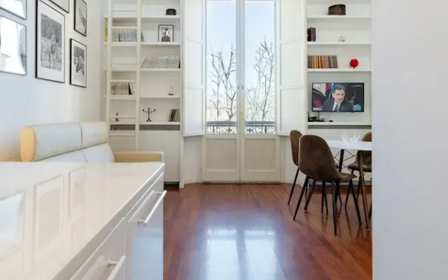 HouSmart San Mamolo 6