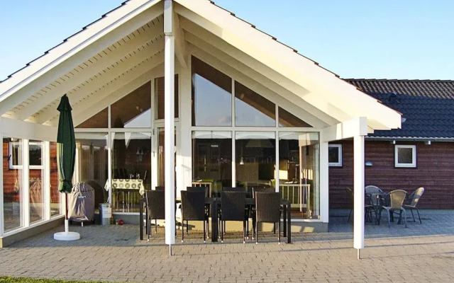 Restful Holiday Home in Idestrup near Sea