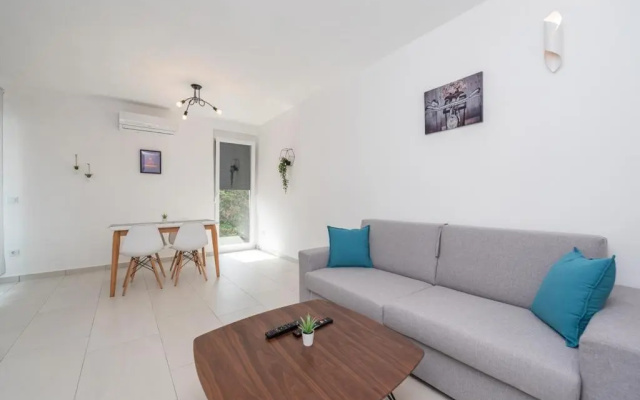 Apartments House Novel