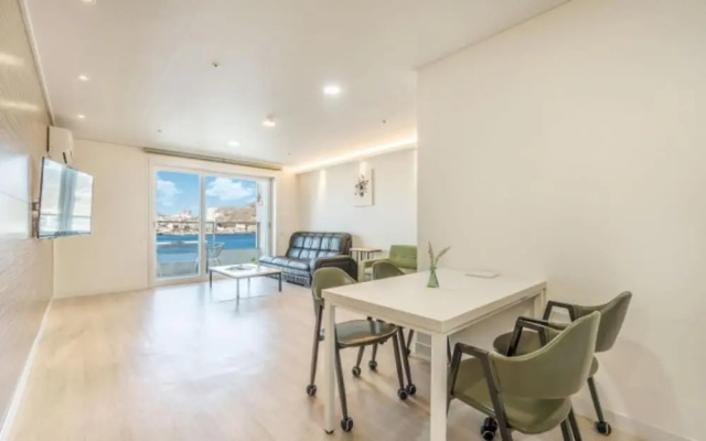 Yeosu Napoliy Pension