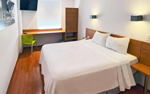 Отель Sleep Inn Leon Antares