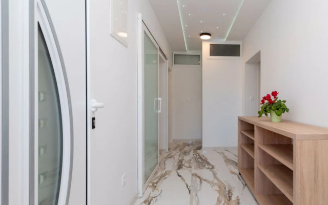 Apartment Mornar Trogir/Arbanija 25179