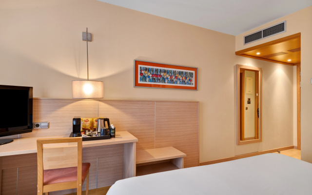 Отель B&B Hotel Tarragona Valls