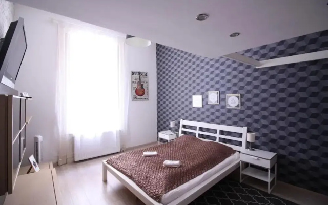 Susan Apartment 2