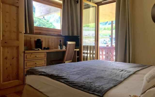Shatush Hotel