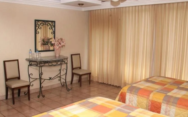 Hotel Plaza Tarasca